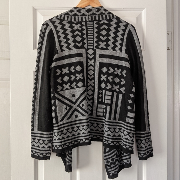 Angie Tribal Patterned Flowy Cardigan - Picture 2 of 5